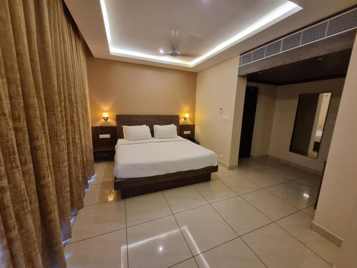 Plutus Residency Hotel Auroville Bagian luar foto